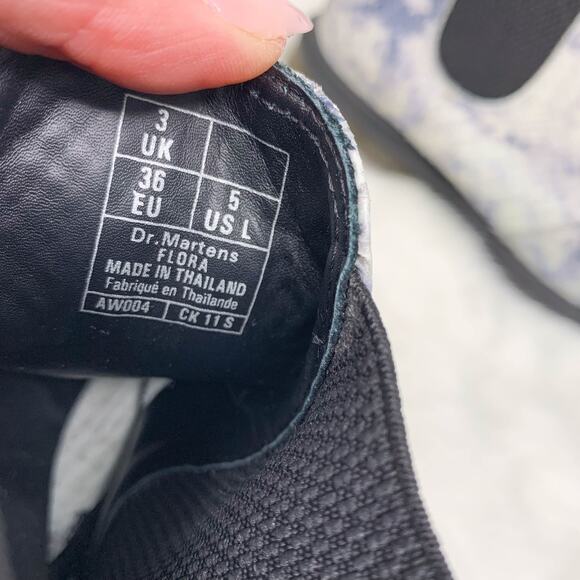 NWOT DR. MARTENS Flora Asciano Chelsea Boot faux snakeskin leather gray white - Picture 9 of 13